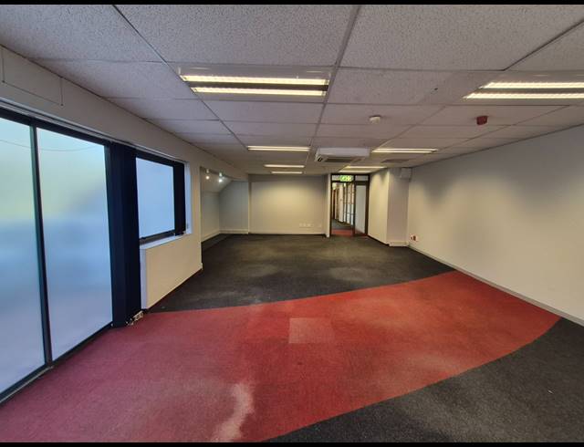 324M² OFFICE TO LET IN WOODMEAD
